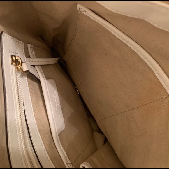 Michael kors Vivian white leather quilted purse RARE - Picture 12 of 13